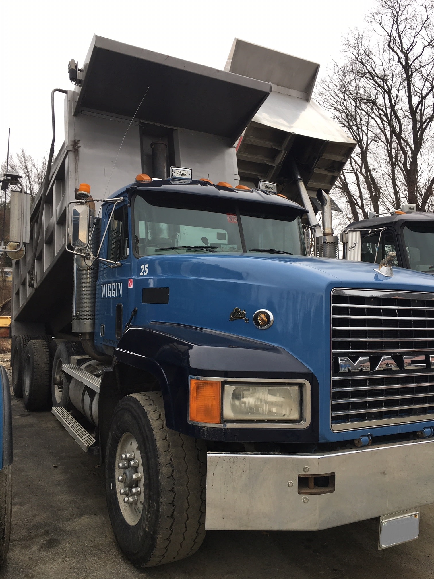 Tri Axle Dump Truck 1997 Mack Elite 38'500 United Exchange USA