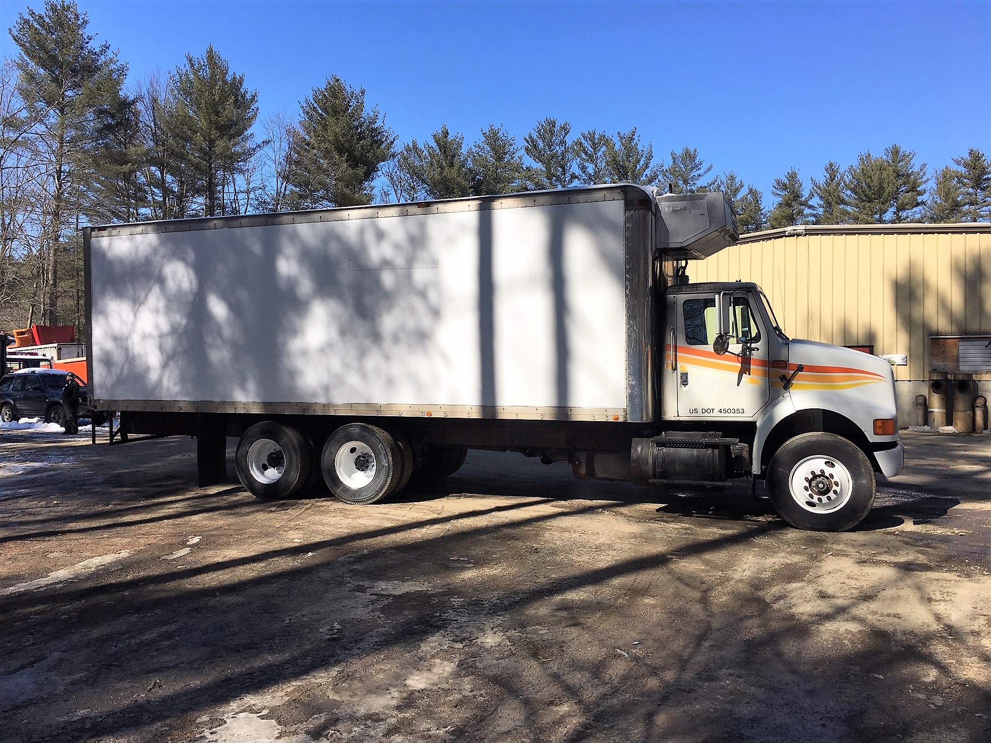 Refrigerated Box Truck $5&#39;500 SOLD! - United Exchange USA