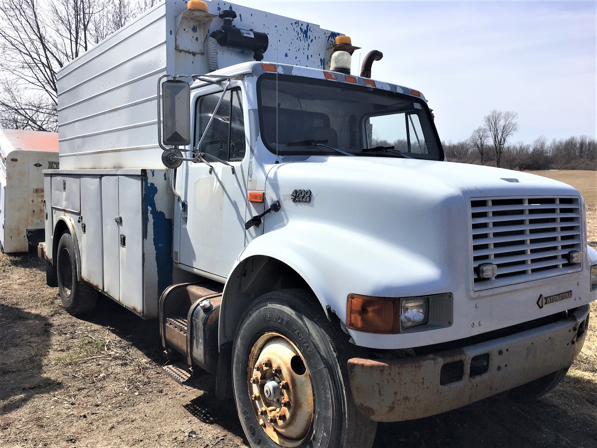 International 4700 Service Truck 10'000 SOLD! United Exchange USA